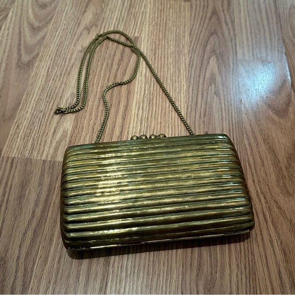 Vintage brass/ gold clutch and/or crossbody - Picture 3 of 14